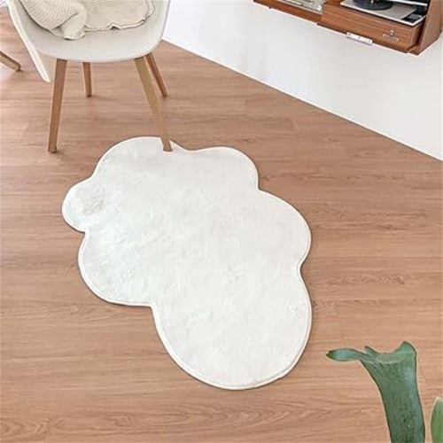 White Fluffy Bath Mat Cute Clouds Shaped Large White Area Rugs for Bedroom Livingroom Home Decor Soft Microfiber Fleece Non-Slip Carpet (32x47'')