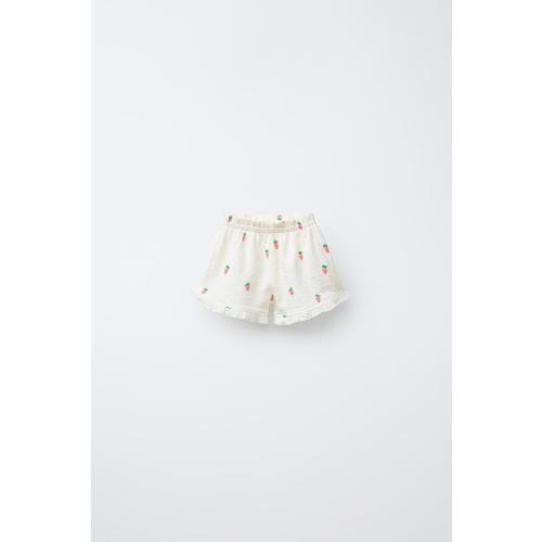 STRAWBERRY PRINT RUFFLE SHORTS - Oyster-white | ZARA United States
