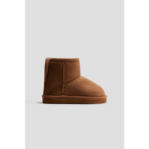 FLUFFY-LINED BOOTS