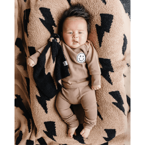 Lightning Bolt Fuzzy Blanket | Mocha - Tenth & Pine - Plush Blanket - LUCKY PANDA KIDS