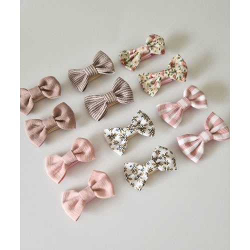 Mini Bow Clip Set of 2, Baby bow, soft hair clips, small hair clips, mini hair clips, mini linen bow, newborn bow, toddler hair bow clips