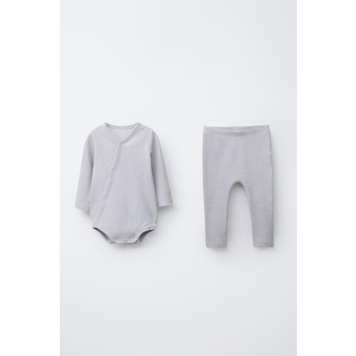 PACK OF WAFFLE WEAVE BODYSUIT AND LEGGINGS - Pearl gray | ZARA United States