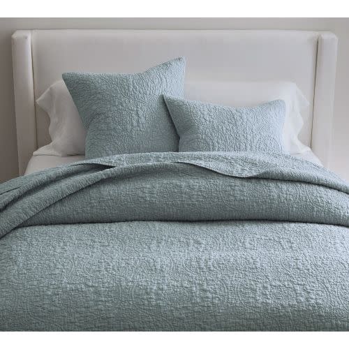 Pottery Barn | Belgian Flax Linen Floral Stitch Quilt & Standard Sham Set - Twin, Chambray