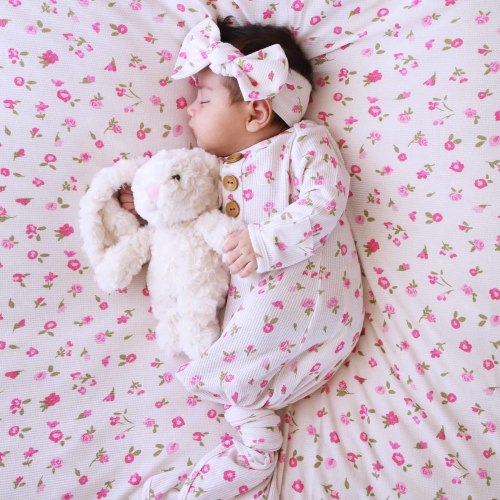 Penny's Posies Waffle Bamboo Newborn Baby Knot Gown & Hat Set