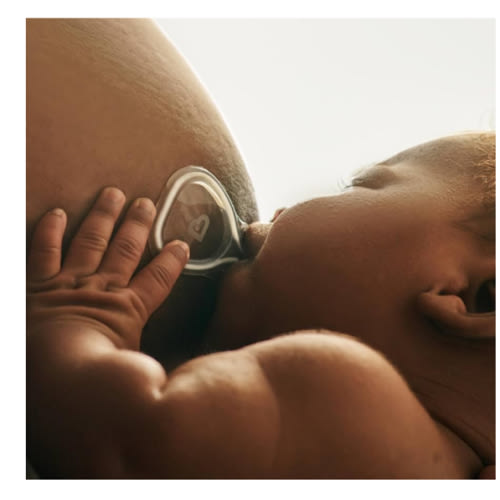 Munchkin® Flow Nipple Shield + with See-Thru Channel to Watch Milk Flow - Nurse Confidently and Meet Your Breastfeeding Goals - 20mm