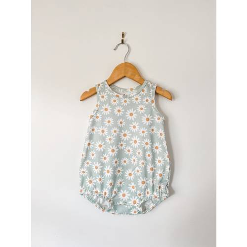 Daisy baby romper // Organic baby clothes // baby clothing / baby playsuit / baby clothing / bubble romper / summer baby clothes