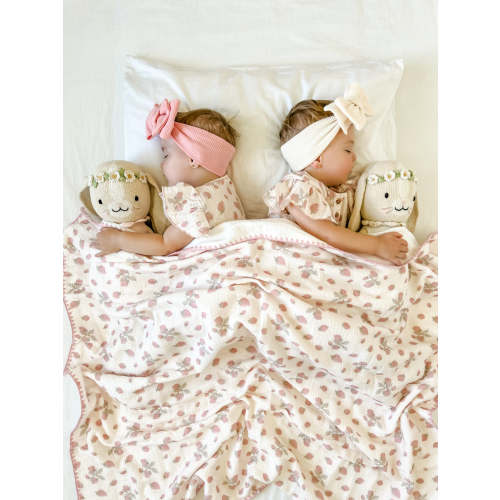 Organic Crinkle Muslin Blanket | Strawberries