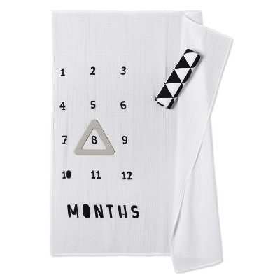 Cloud Island Muslin Blankets with Felt Frame Triangle - White/Black