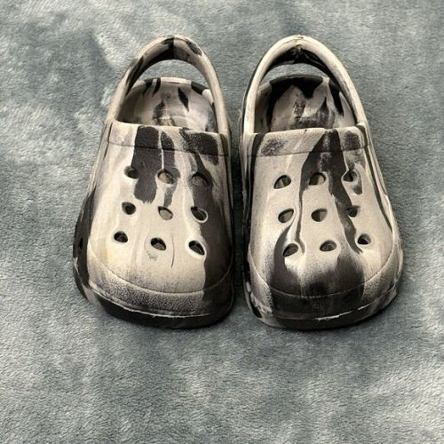 Capelli New York, Black/Gray Marble Infant Size 2 Foam Crocs