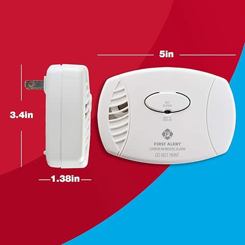 First Alert Carbon Monoxide Detector, Plug-In Alarm with Battery Backup, CO605, White, 1-Pack