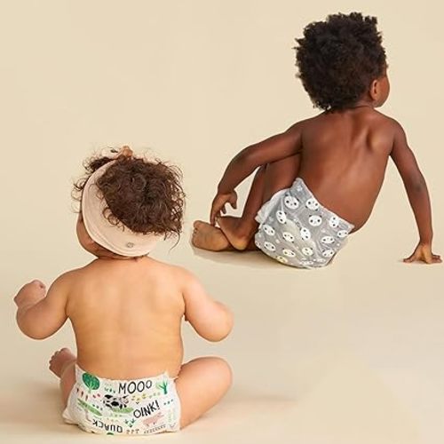 The Honest Company Clean Conscious Diapers | Plant-Based, Sustainable | Pandas + Barnyard Babies | Super Club Box, Size 2 (12-18 lbs), 124 Count