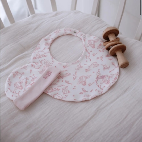 Newborn Bib & Hat Set - Toile De Jouy / Pink