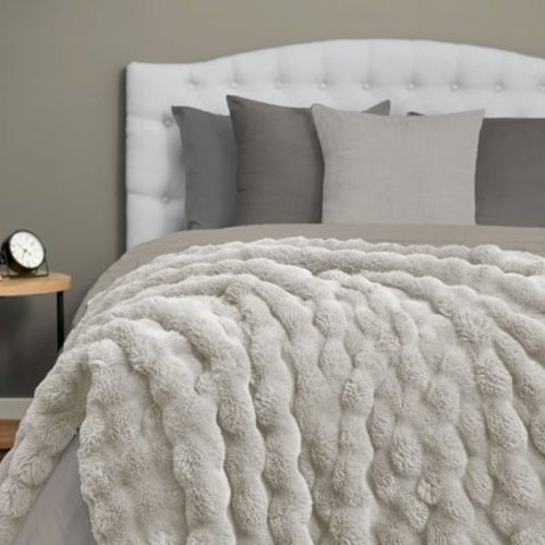 Ashford Home Heavy Weight Ultra Fine Faux Fur Throw Blanket Throw, 60"x70" - Samsclub.com