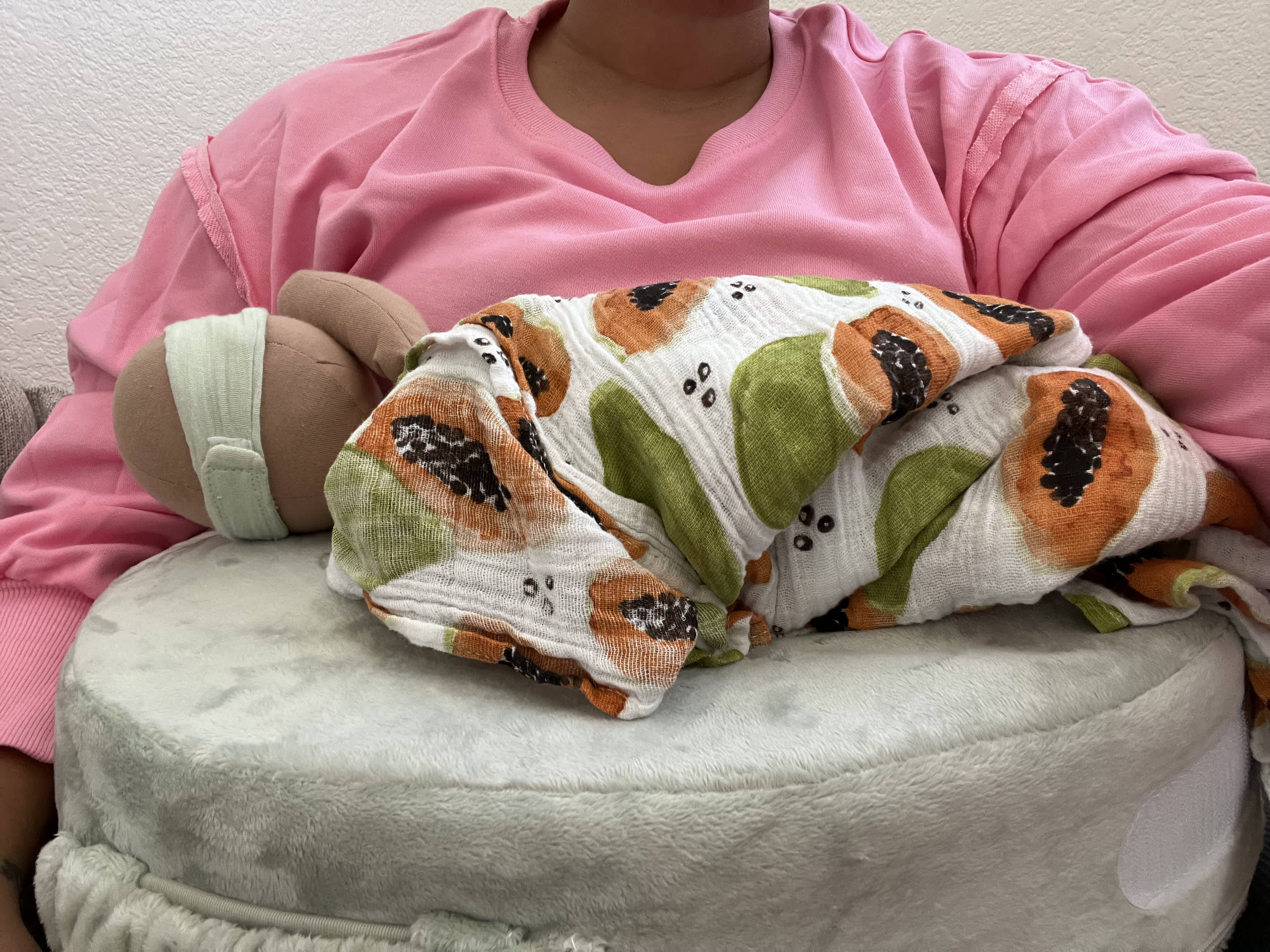 My Brest Friend Deluxe Nursing Pillow image.