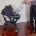 A demonstration of how to fold the Shyft DualRide thumbnail.