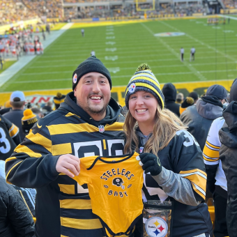 NFL Pittsburgh Steelers Baby Girls Bodysuit, Bib and Cap Outfit Set