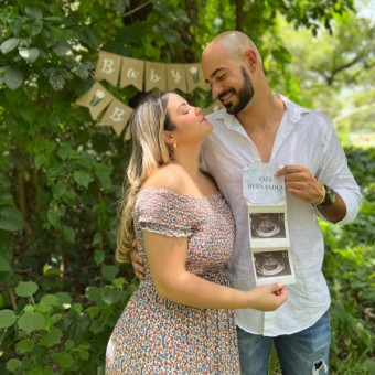 Ladys's Baby Registry Photo.