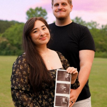 Ben and Samantha Humkey’s Baby Registry Photo.